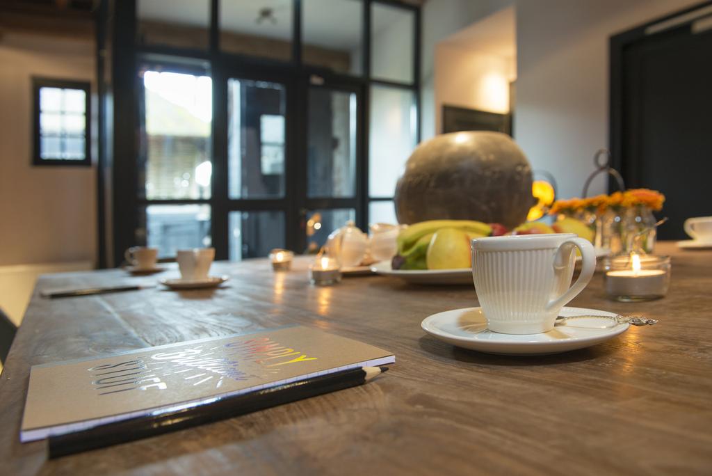 Vergaderen bij De HEEREN van TUIL vergadertafel